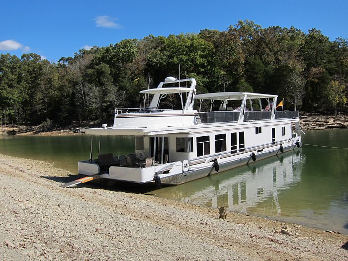 houseboat yacht for sale